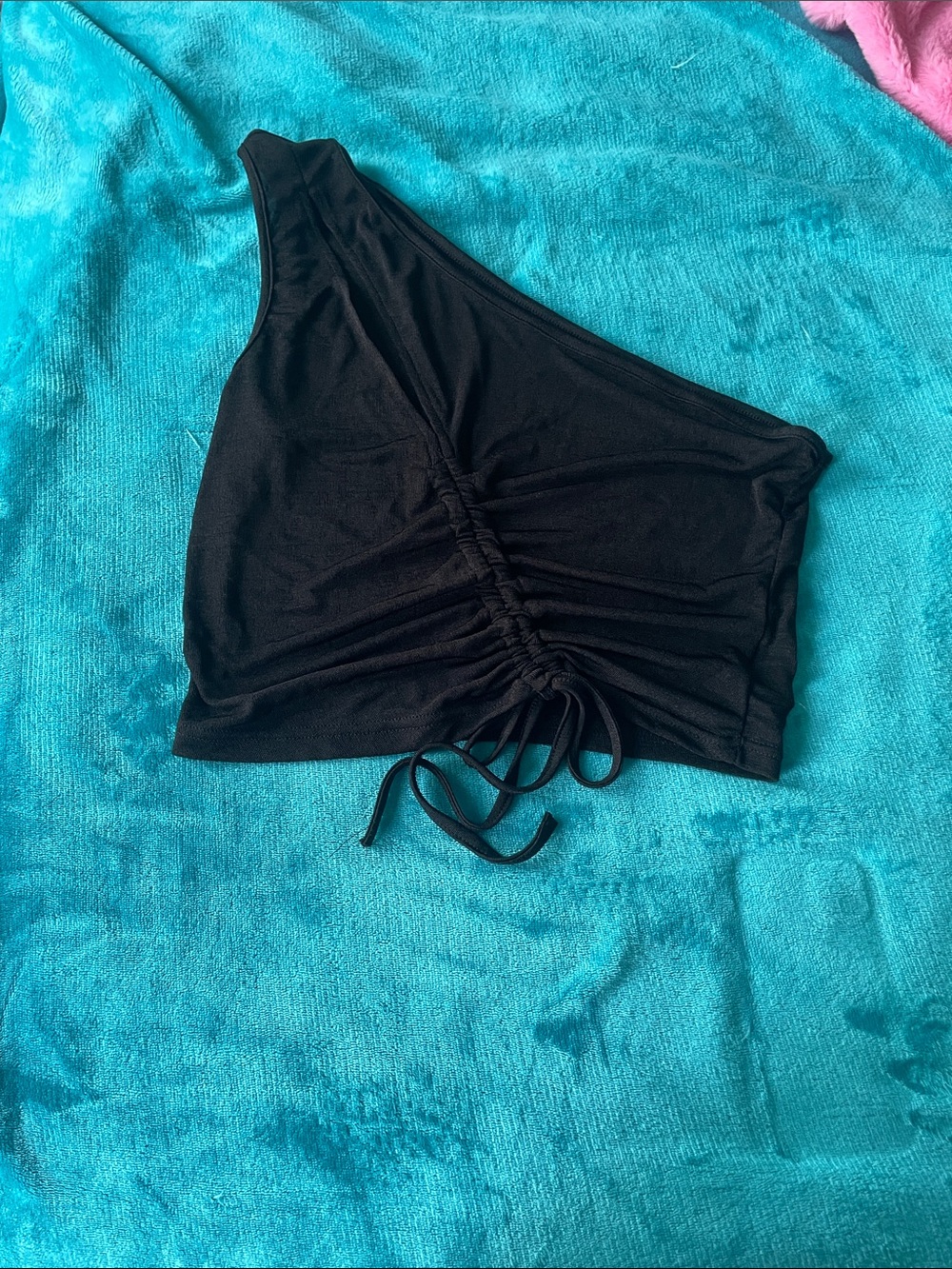 SHEIN Black One-Shoulder Ruched Crop Top